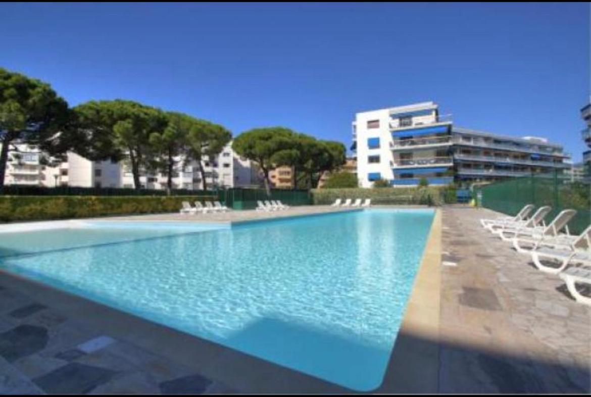Front De Mer,Plage, Piscine, Parking カーニュ・シュル・メール エクステリア 写真